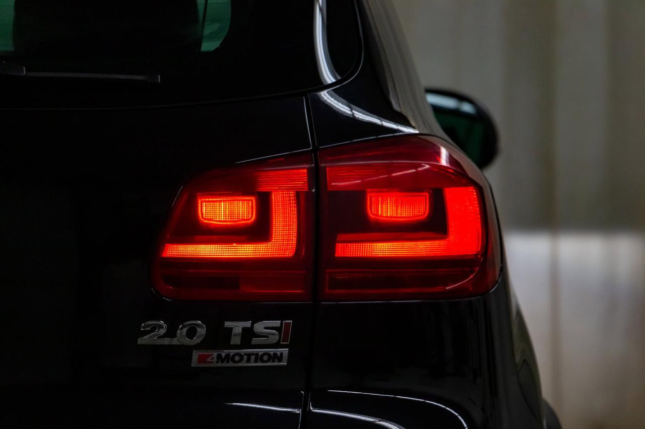 2017 Volkswagen Tiguan 4Motion Highline R-Line Leather Roof Nav Red Deer AB