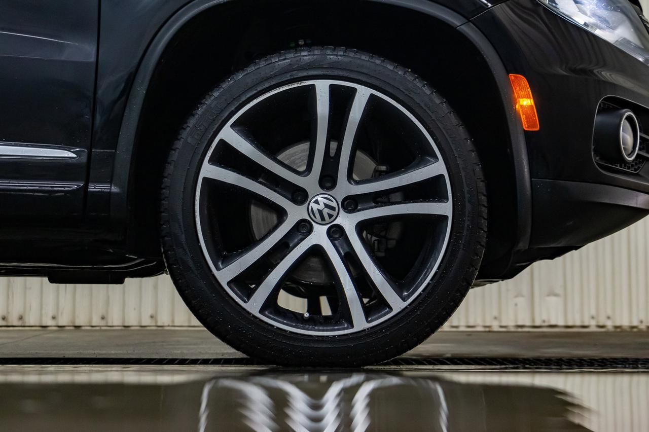 2017 Volkswagen Tiguan 4Motion Highline R-Line Leather Roof Nav Red Deer AB