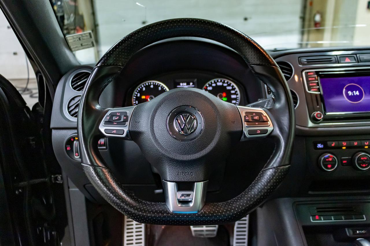 2017 Volkswagen Tiguan 4Motion Highline R-Line Leather Roof Nav Red Deer AB