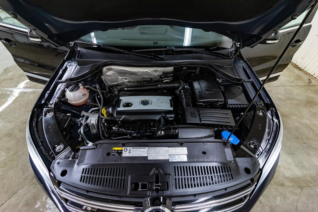 2017 Volkswagen Tiguan 4Motion Highline R-Line Leather Roof Nav Red Deer AB