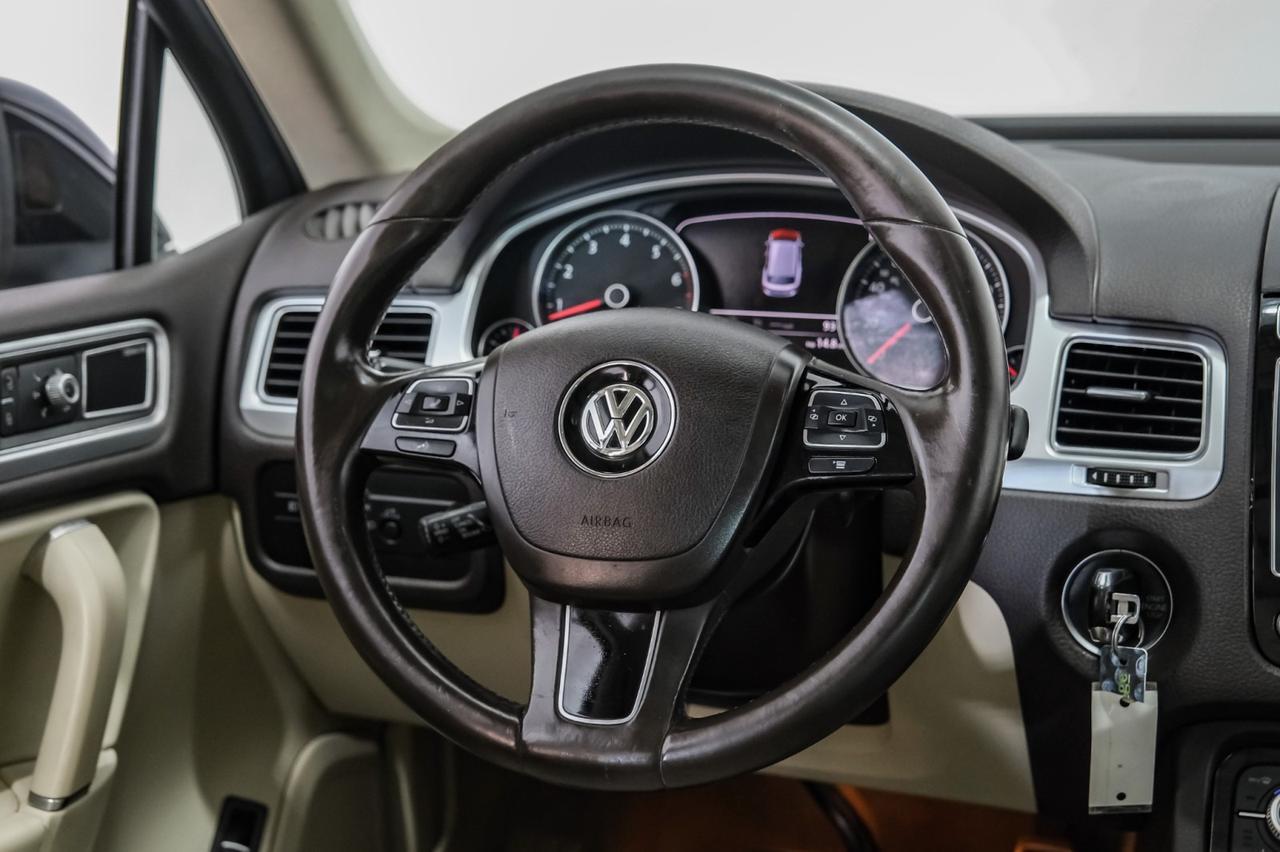 2017 Volkswagen Touareg V6 EXECUTIVE 4MOTION NAVIGATION PANORAMA LEATHER SEATS REAR CAME Carrollton TX