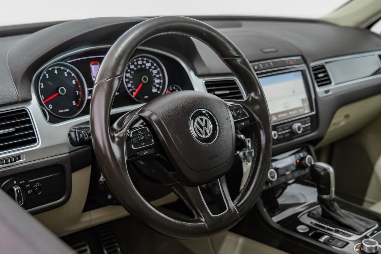 2017 Volkswagen Touareg V6 EXECUTIVE 4MOTION NAVIGATION PANORAMA LEATHER SEATS REAR CAME Carrollton TX