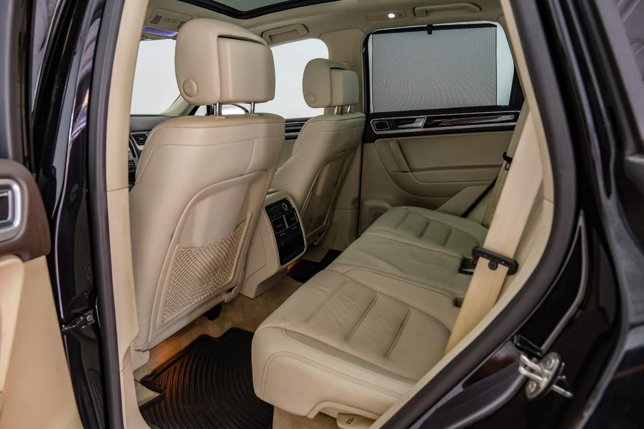 2017 Volkswagen Touareg V6 EXECUTIVE 4MOTION NAVIGATION PANORAMA LEATHER SEATS REAR CAME Carrollton TX