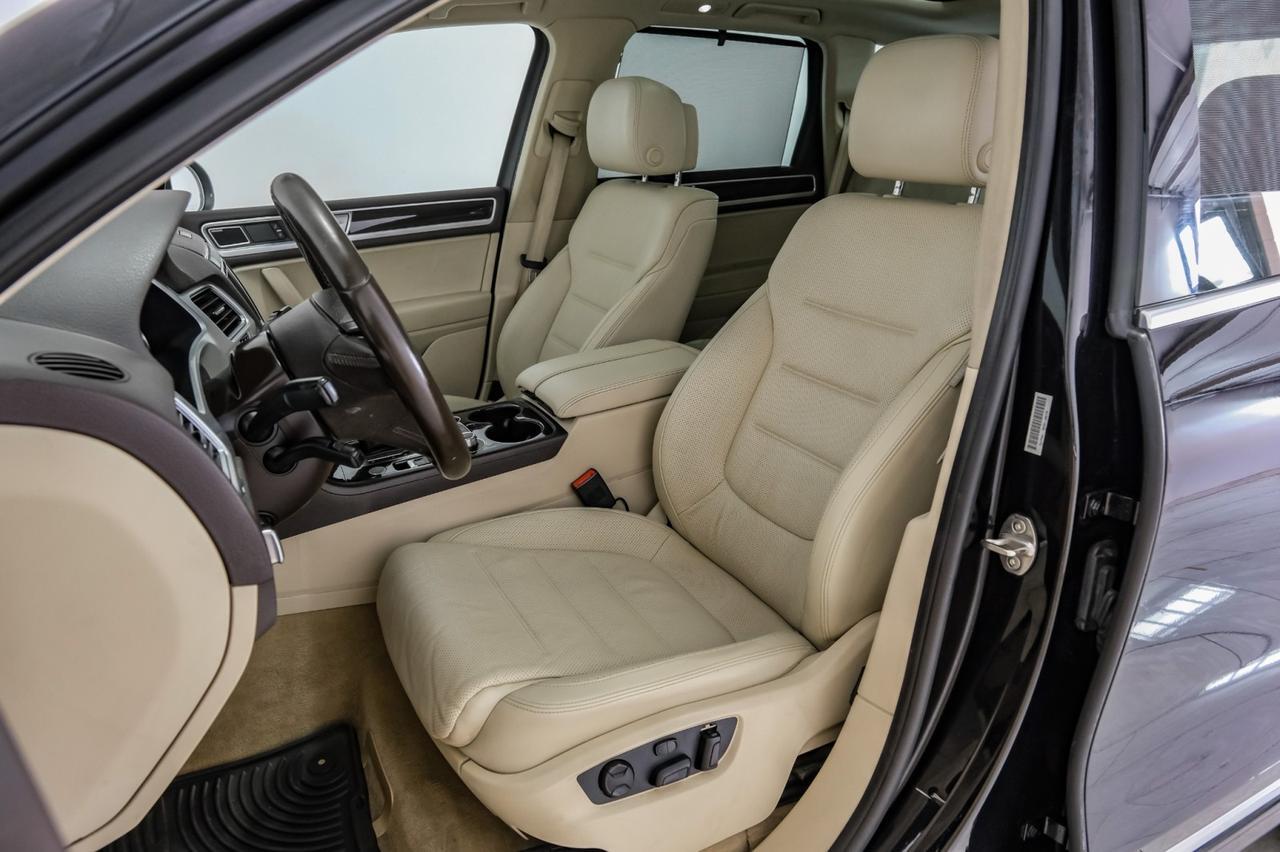 2017 Volkswagen Touareg V6 EXECUTIVE 4MOTION NAVIGATION PANORAMA LEATHER SEATS REAR CAME Carrollton TX