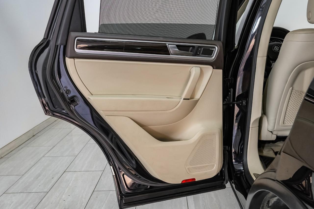 2017 Volkswagen Touareg V6 EXECUTIVE 4MOTION NAVIGATION PANORAMA LEATHER SEATS REAR CAME Carrollton TX