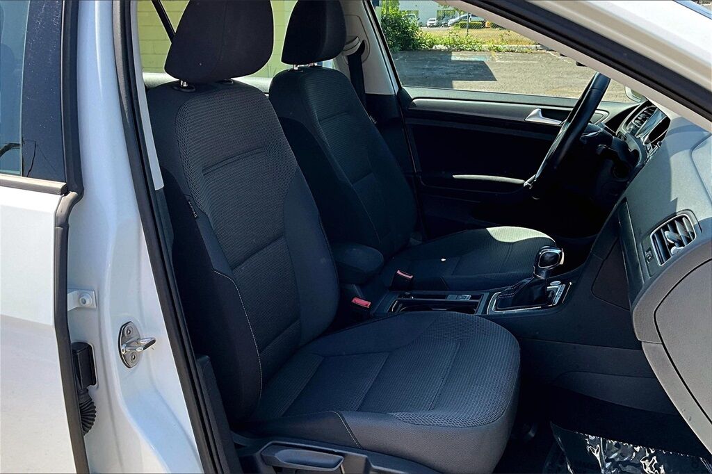 2017 Volkswagen e-Golf SE OR