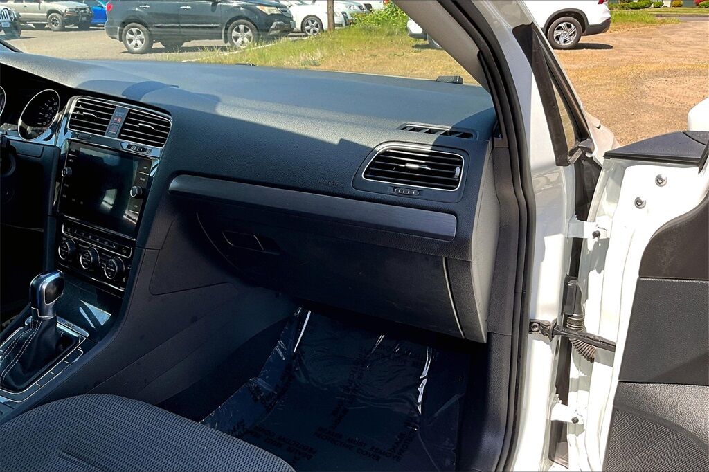 2017 Volkswagen e-Golf SE OR