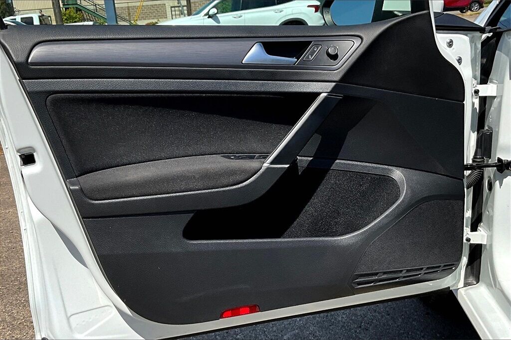 2017 Volkswagen e-Golf SE OR