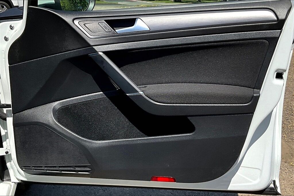 2017 Volkswagen e-Golf SE OR