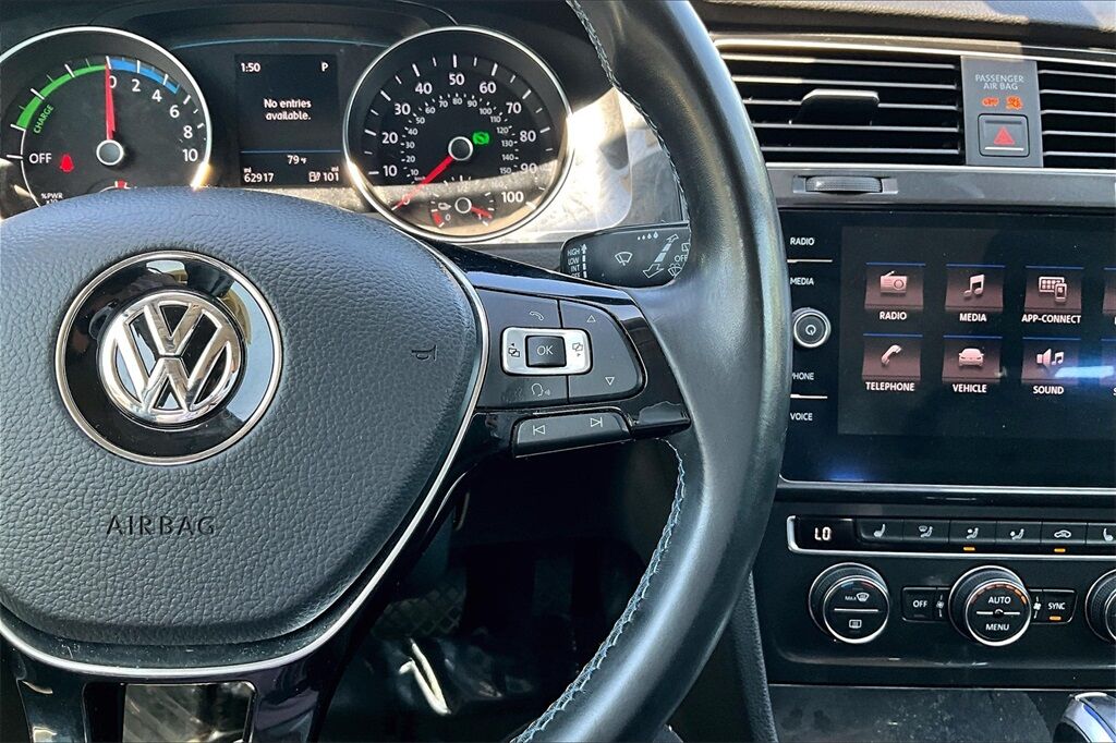 2017 Volkswagen e-Golf SE OR