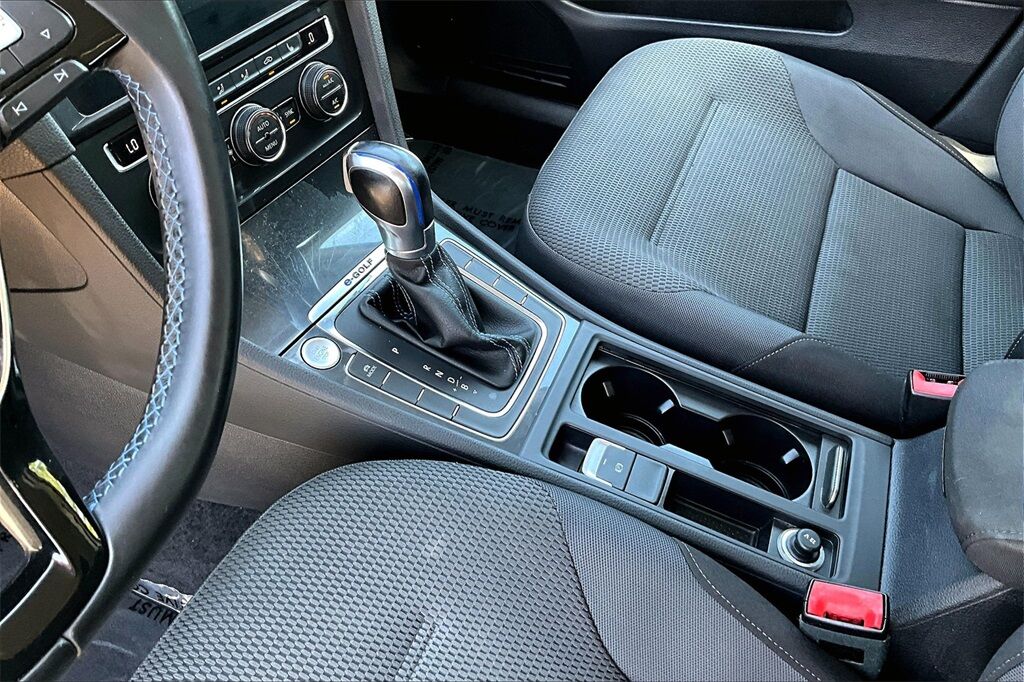 2017 Volkswagen e-Golf SE OR