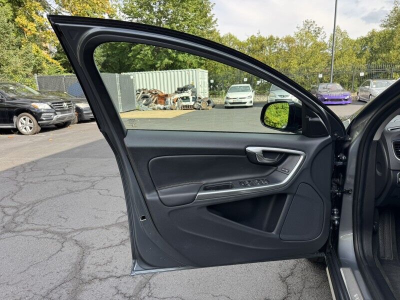 2017 Volvo S60 Cross Country  Willow Grove PA