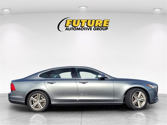 2017 Volvo S90 T5 Momentum