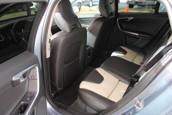 2017 Volvo V60 Cross Country Platinum Plano TX 2017 Volvo V60 Cross Country Platinum Plano TX