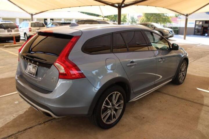 2017 Volvo V60 Cross Country Platinum Plano TX 2017 Volvo V60 Cross Country Platinum Plano TX