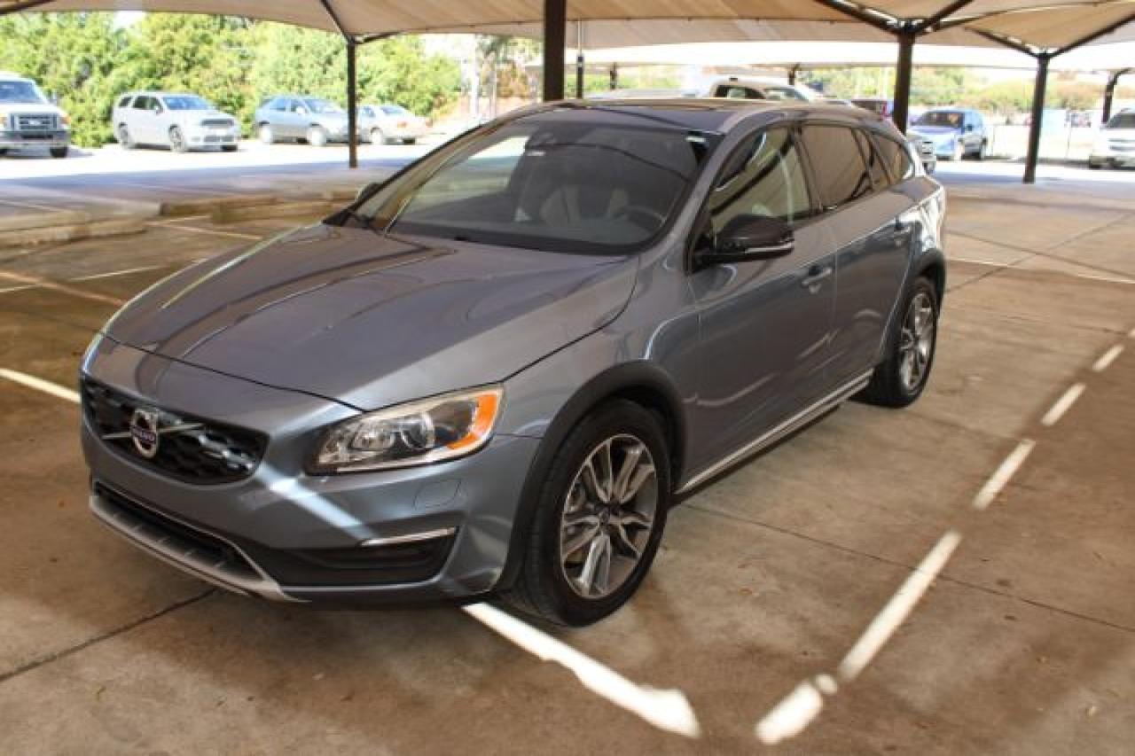 2017 Volvo V60 Cross Country Platinum