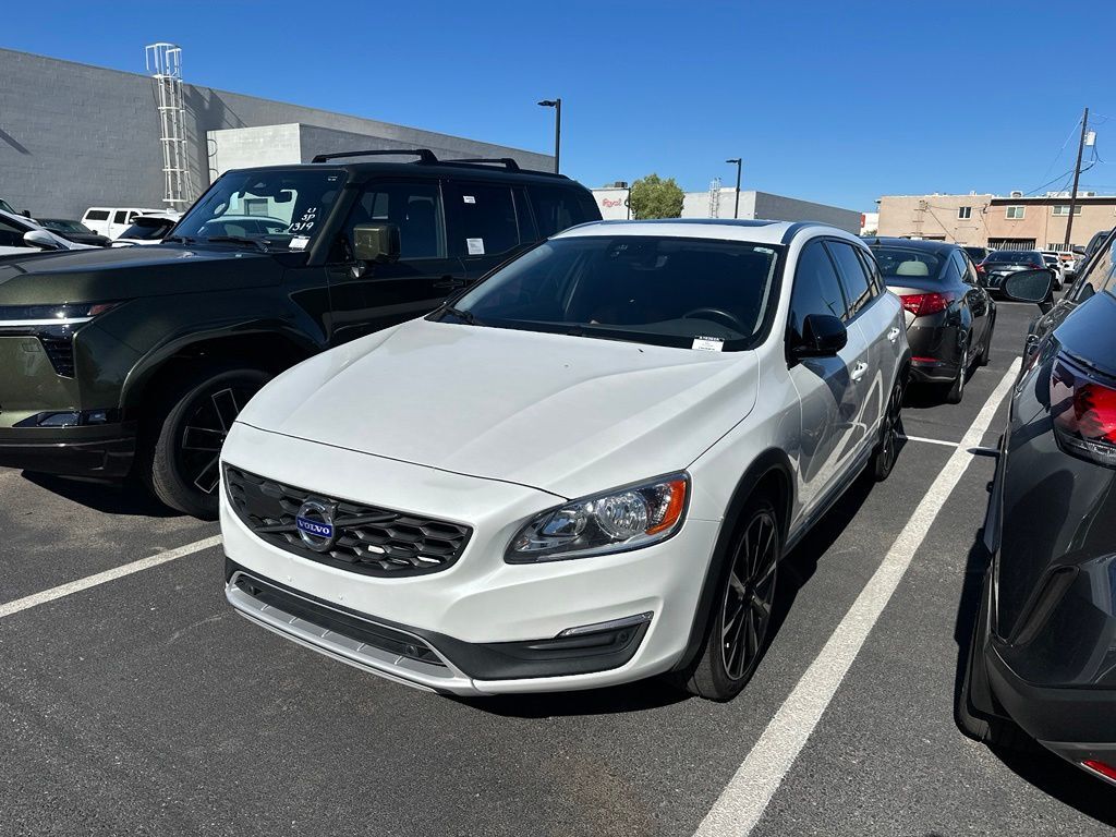 2017 Volvo V60 Cross Country T5