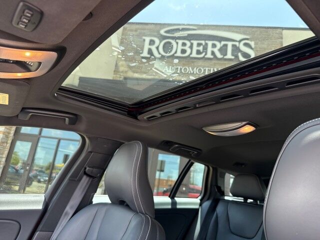 2017 Volvo V60 R-Design Platinum Springfield IL 2017 Volvo V60 R-Design Platinum Springfield IL