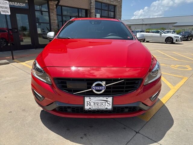 2017 Volvo V60 R-Design Platinum Springfield IL 2017 Volvo V60 R-Design Platinum Springfield IL