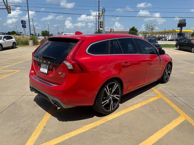 2017 Volvo V60 R-Design Platinum Springfield IL 2017 Volvo V60 R-Design Platinum Springfield IL