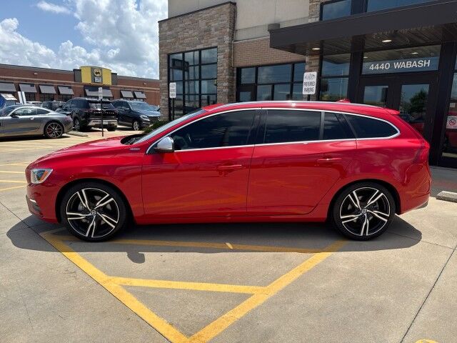 2017 Volvo V60 R-Design Platinum Springfield IL 2017 Volvo V60 R-Design Platinum Springfield IL