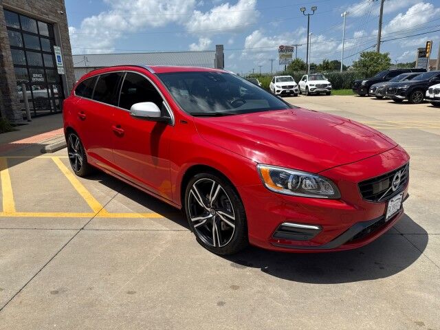 2017 Volvo V60 R-Design Platinum Springfield IL 2017 Volvo V60 R-Design Platinum Springfield IL