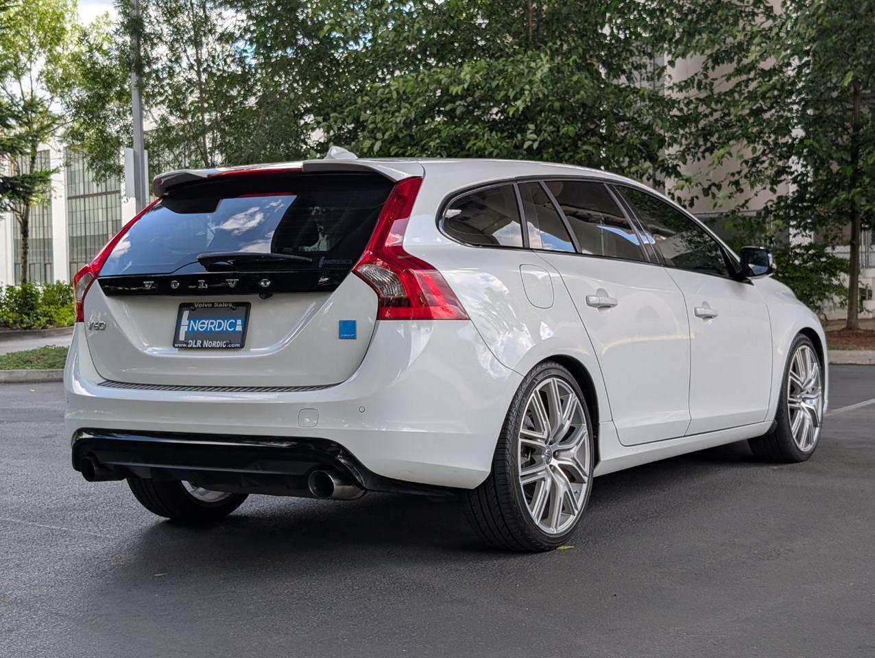 2017 Volvo V60 T6 AWD Polestar Engineered w/Harman Kardon, Öhlins Suspension, Brembo Brakes & Carbon Fiber Trim Portland OR