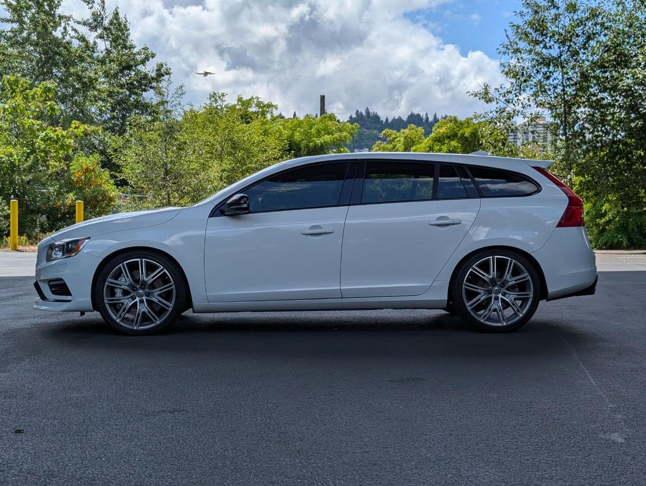 2017 Volvo V60 T6 AWD Polestar Engineered w/Harman Kardon, Öhlins Suspension, Brembo Brakes & Carbon Fiber Trim Portland OR