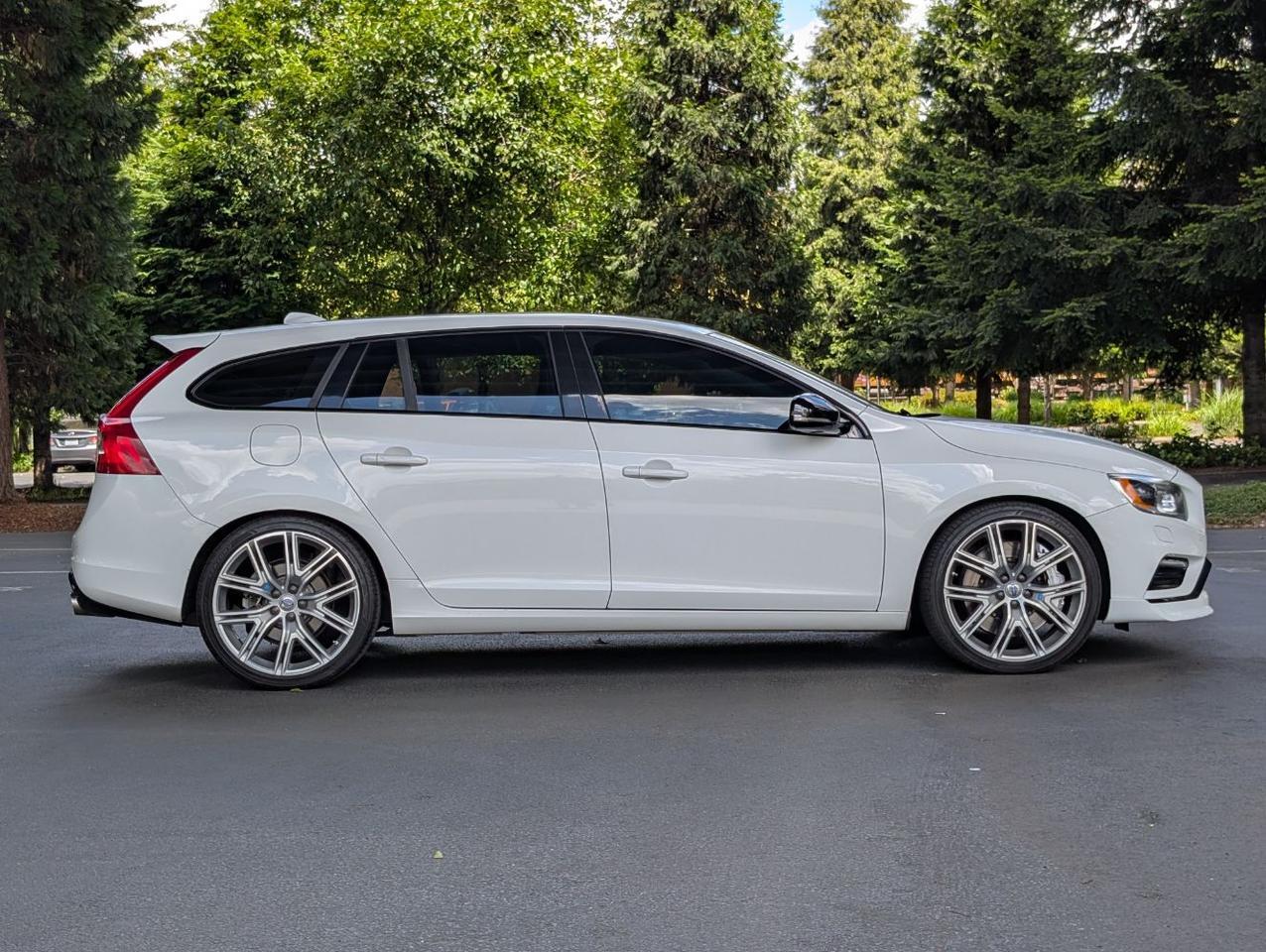 2017 Volvo V60 T6 AWD Polestar Engineered w/Harman Kardon, Öhlins Suspension, Brembo Brakes & Carbon Fiber Trim Portland OR