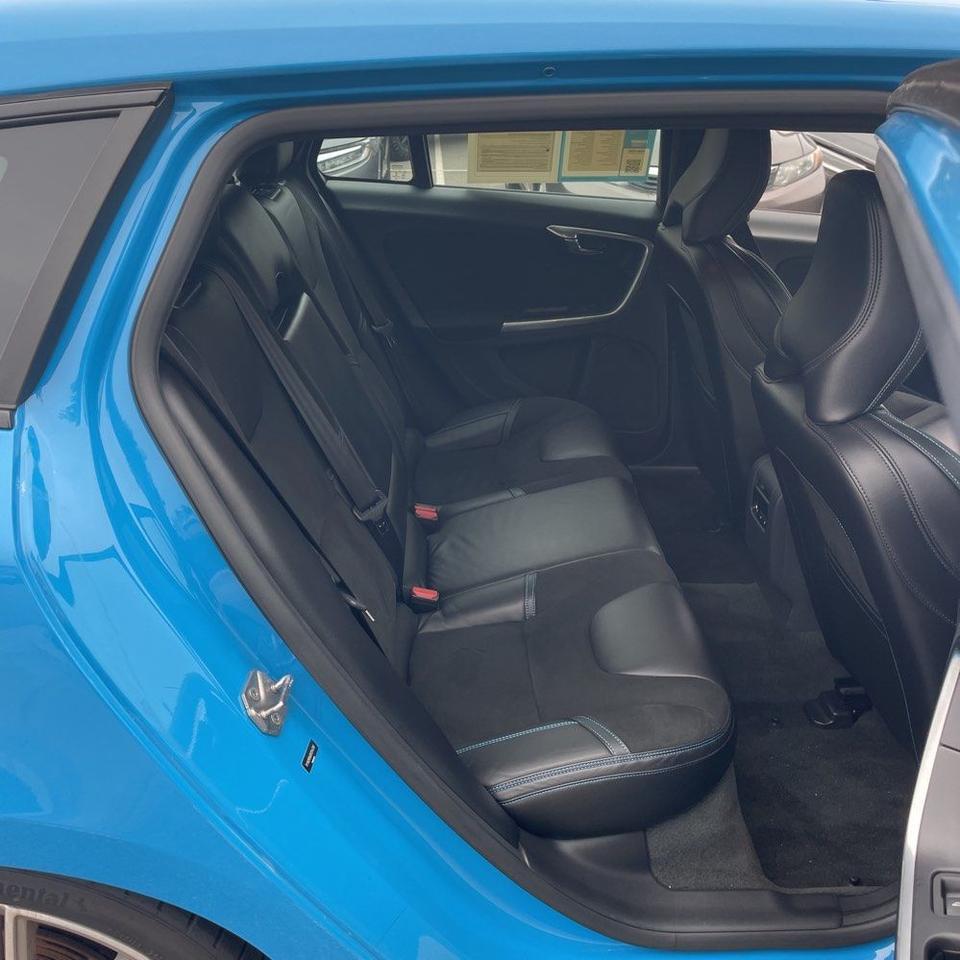 2017 Volvo V60 T6 AWD Polestar Engineered w/Harman Kardon, Öhlins Suspension, Brembo Brakes & Carbon Fiber Trim Portland OR