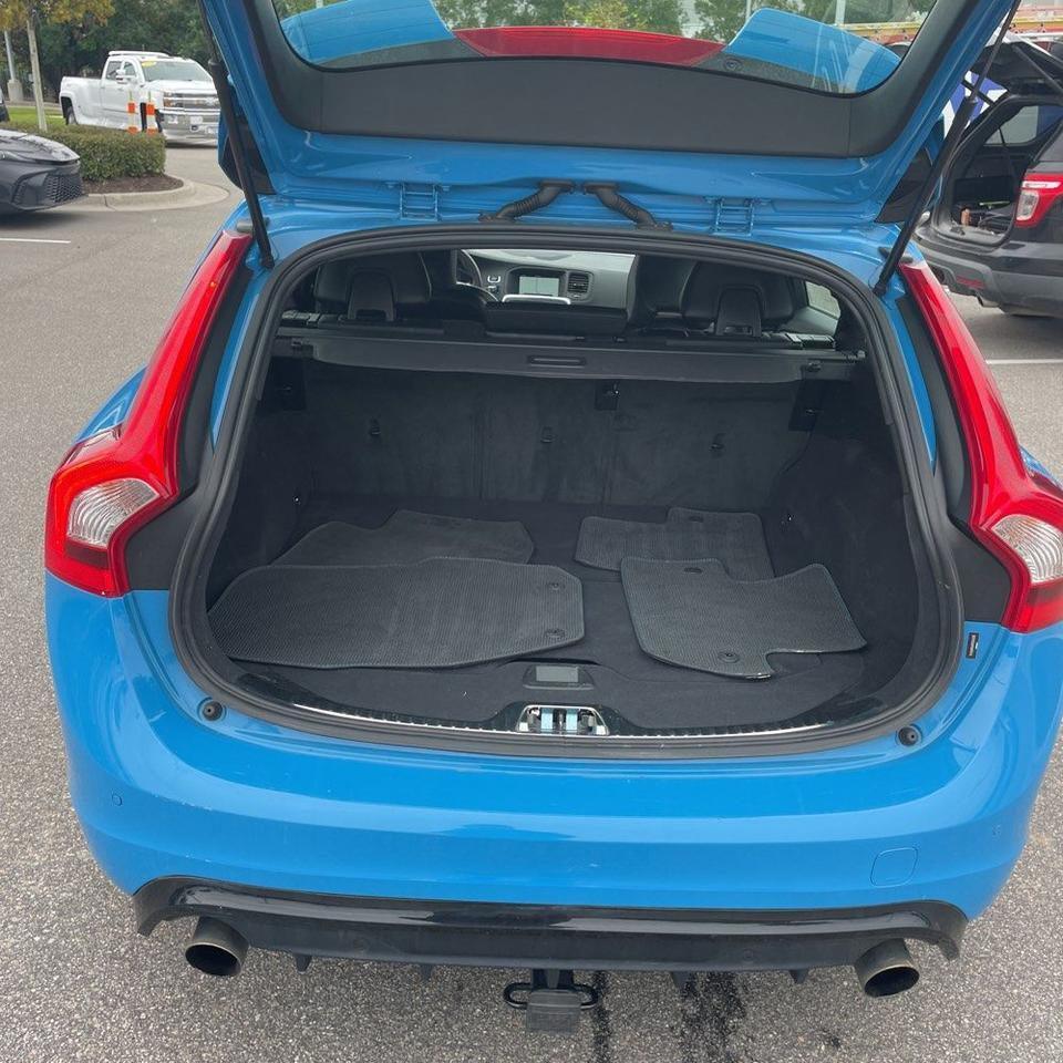 2017 Volvo V60 T6 AWD Polestar Engineered w/Harman Kardon, Öhlins Suspension, Brembo Brakes & Carbon Fiber Trim Portland OR