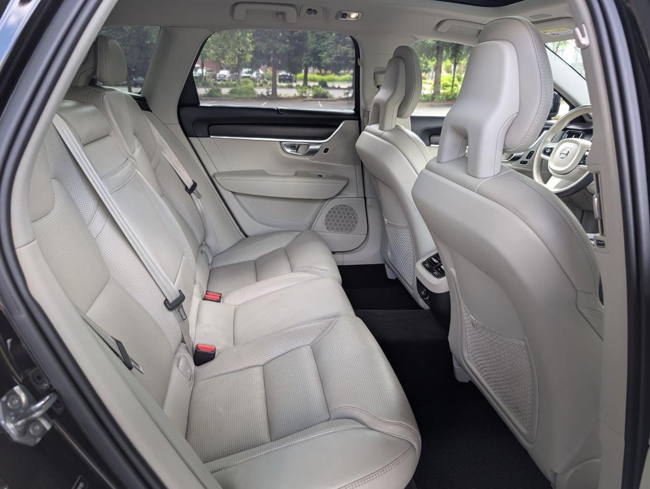 2017 Volvo V90 Cross Country T6 AWD LUX w/High Performance Audio, 360 Cam, Pilot Assist, 4 Heated Seats, Cooled & Massage Front S Portland OR