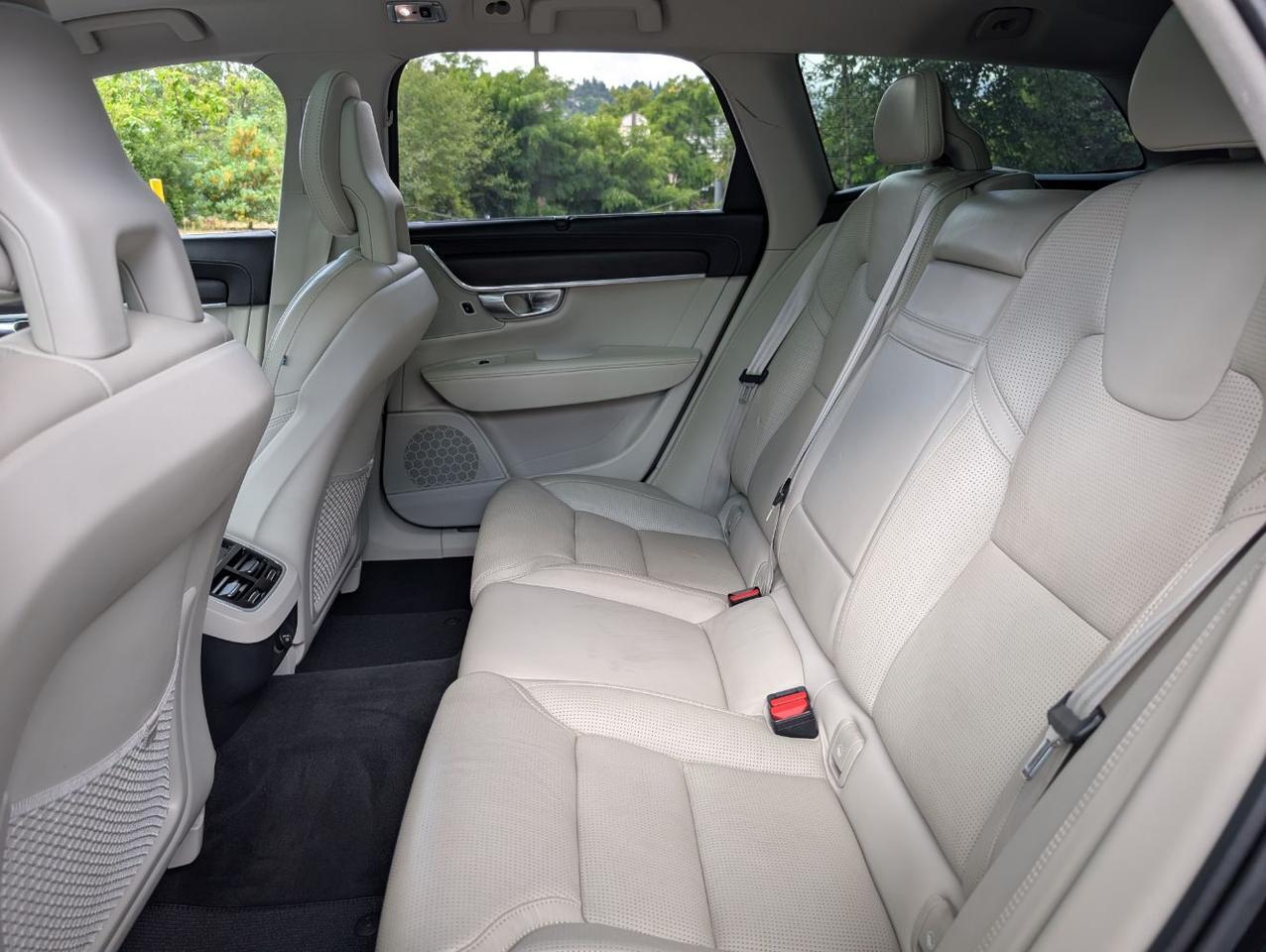 2017 Volvo V90 Cross Country T6 AWD LUX w/High Performance Audio, 360 Cam, Pilot Assist, 4 Heated Seats, Cooled & Massage Front S Portland OR