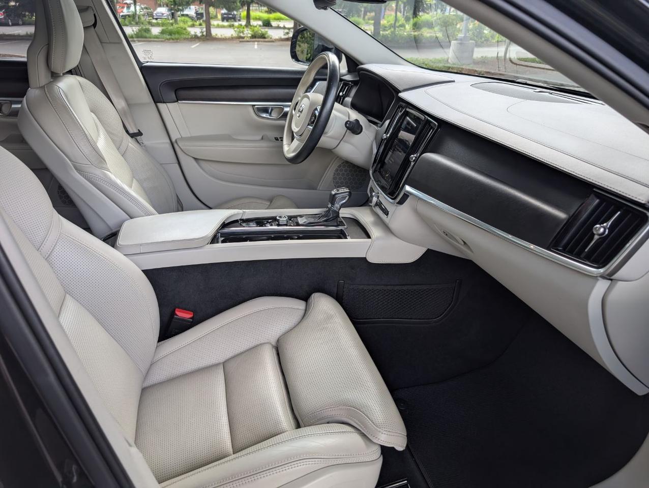 2017 Volvo V90 Cross Country T6 AWD LUX w/High Performance Audio, 360 Cam, Pilot Assist, 4 Heated Seats, Cooled & Massage Front S Portland OR