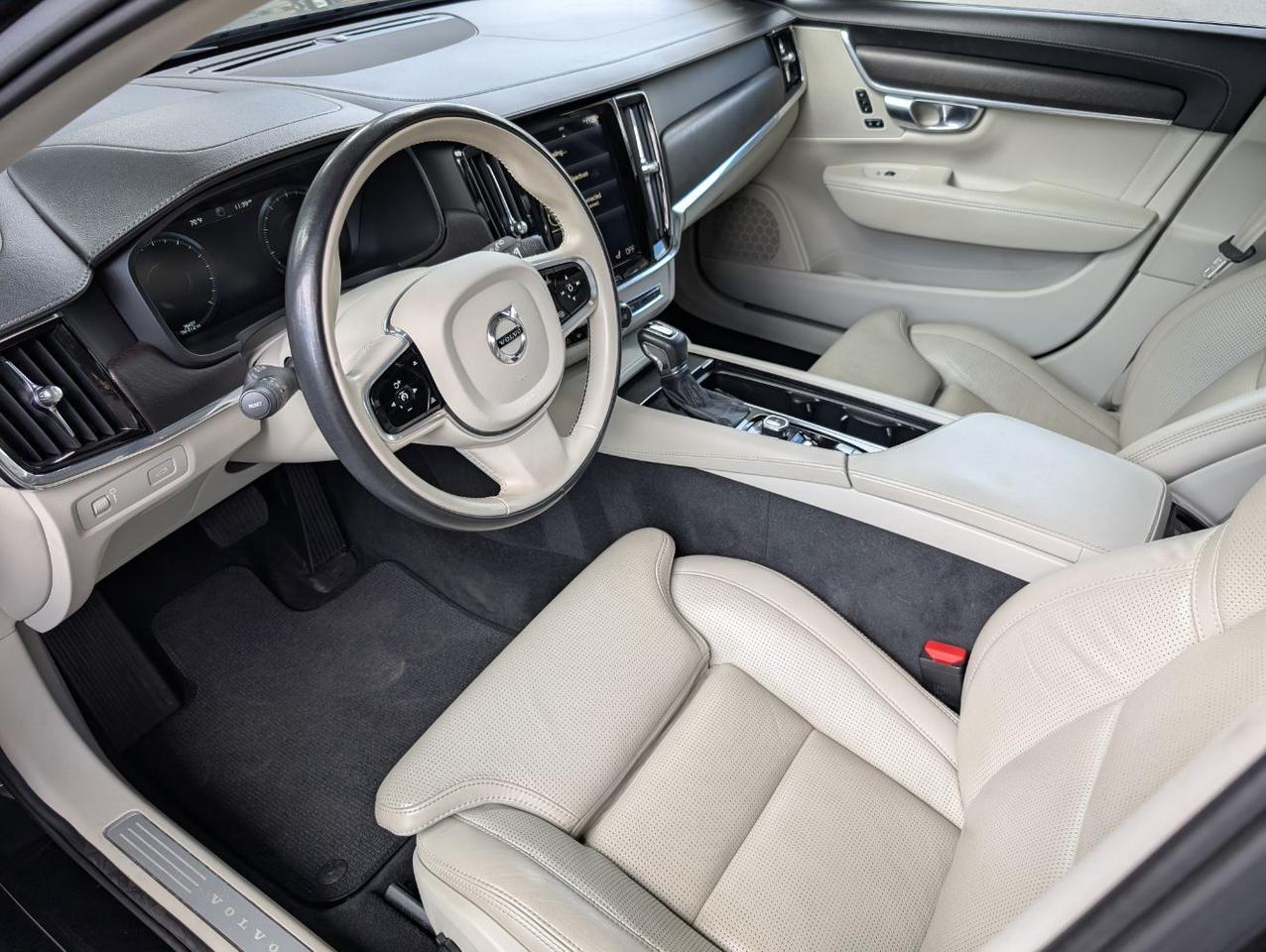 2017 Volvo V90 Cross Country T6 AWD LUX w/High Performance Audio, 360 Cam, Pilot Assist, 4 Heated Seats, Cooled & Massage Front S Portland OR
