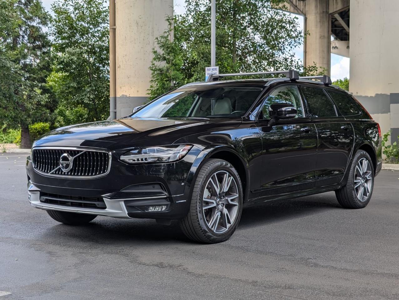 2017 Volvo V90 Cross Country T6 AWD LUX w/High Performance Audio, 360 Cam, Pilot Assist, 4 Heated Seats, Cooled & Massage Front S Portland OR