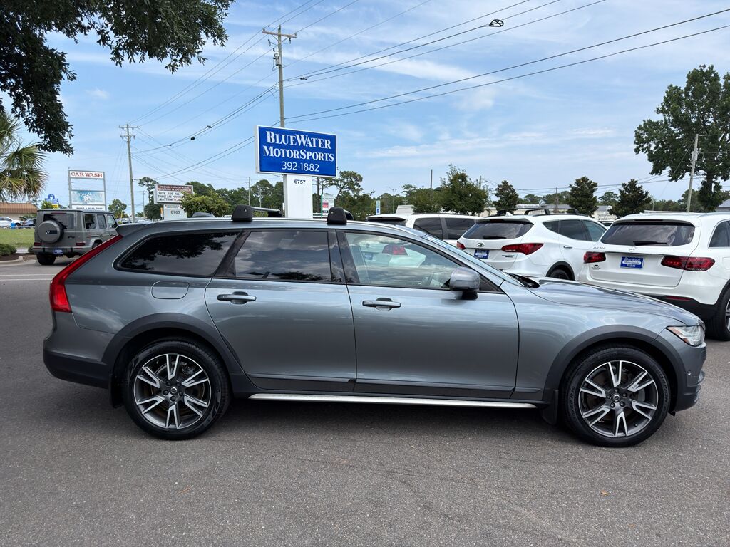 2017 Volvo V90 Cross Country T6