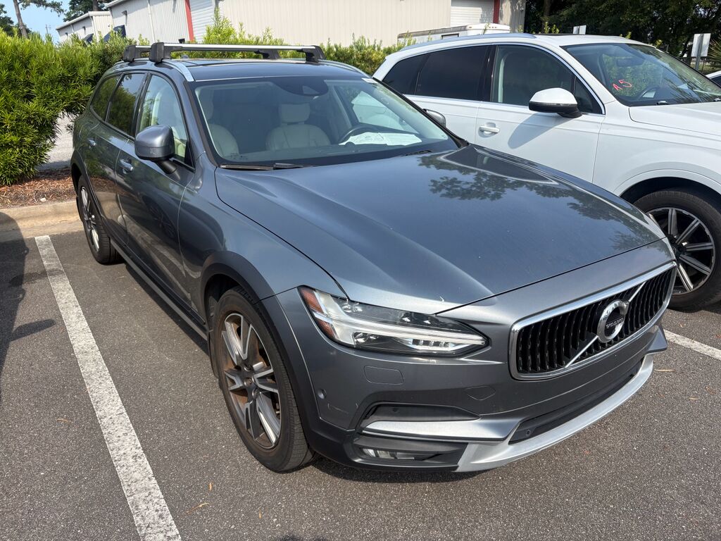 2017 Volvo V90 Cross Country T6