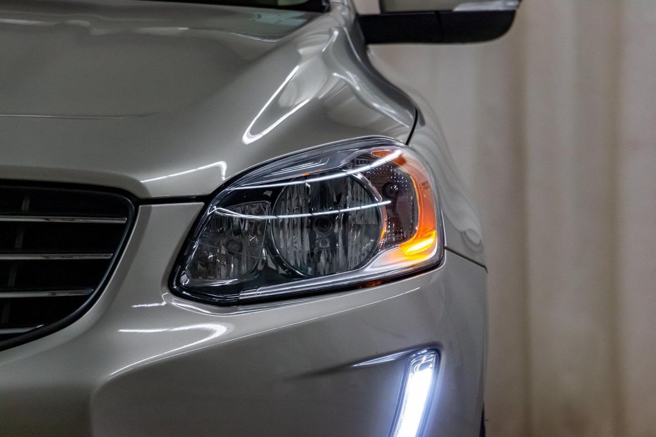 2017 Volvo XC60 AWD T6 Drive-E Premier Leather Roof Nav Red Deer AB