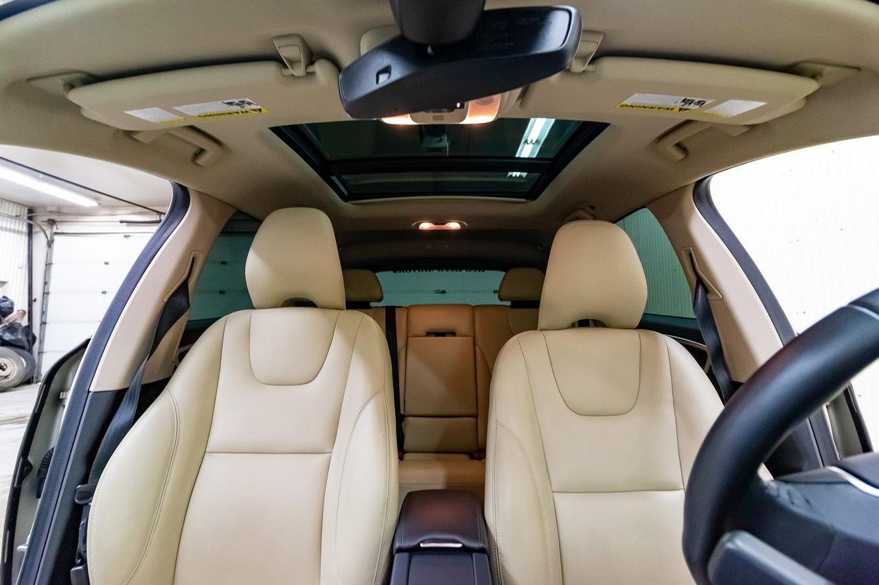 2017 Volvo XC60 AWD T6 Drive-E Premier Leather Roof Nav Red Deer AB