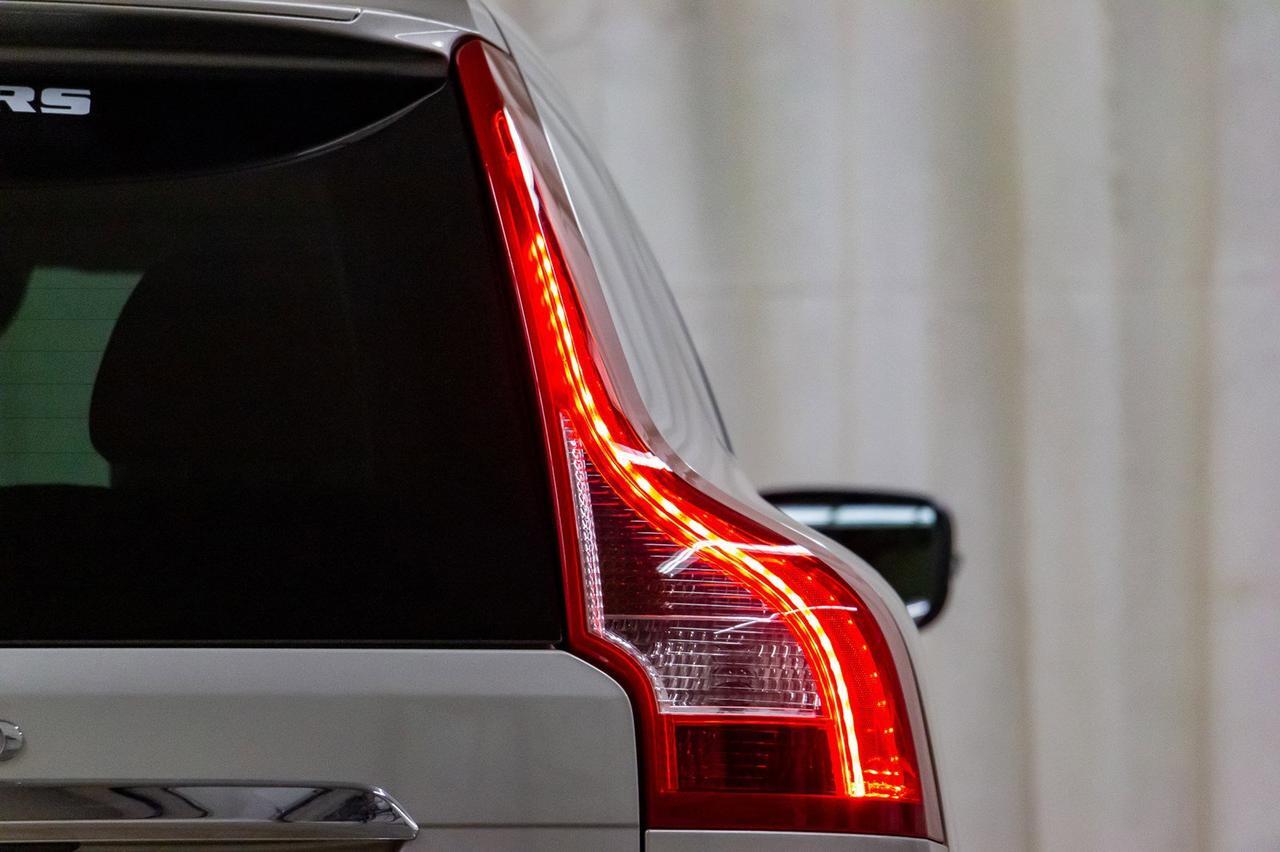 2017 Volvo XC60 AWD T6 Drive-E Premier Leather Roof Nav Red Deer AB