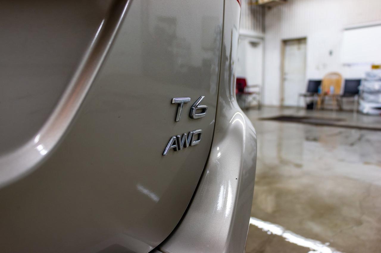 2017 Volvo XC60 AWD T6 Drive-E Premier Leather Roof Nav Red Deer AB