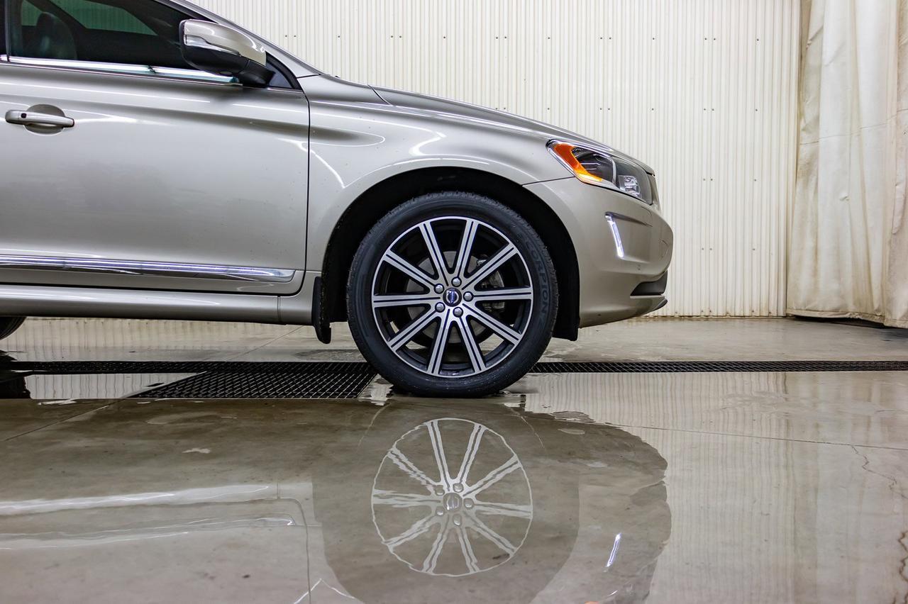 2017 Volvo XC60 AWD T6 Drive-E Premier Leather Roof Nav Red Deer AB