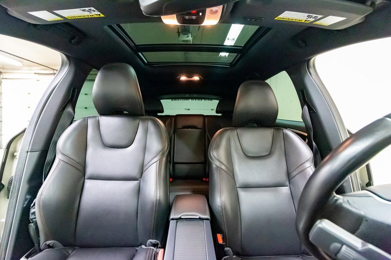 2017 Volvo XC60 AWD T6 Drive-E Premier Leather Roof Nav Red Deer AB