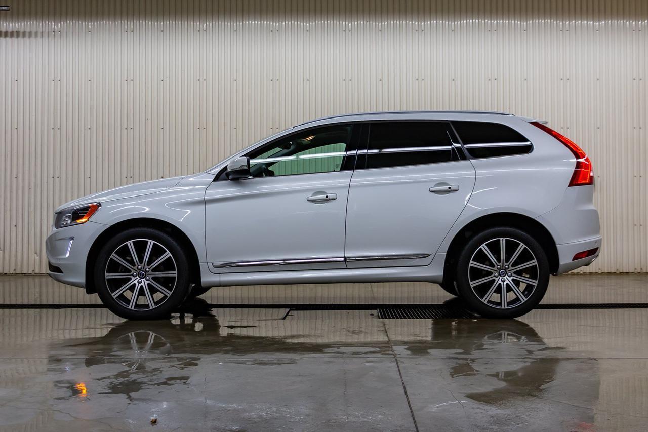 2017 Volvo XC60 AWD T6 Drive-E Premier Leather Roof Nav Red Deer AB