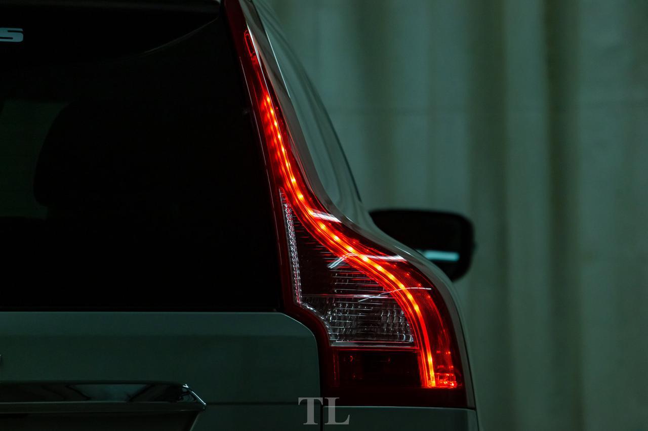 2017 Volvo XC60 AWD T6 Drive-E Premier Leather Roof Nav Red Deer AB