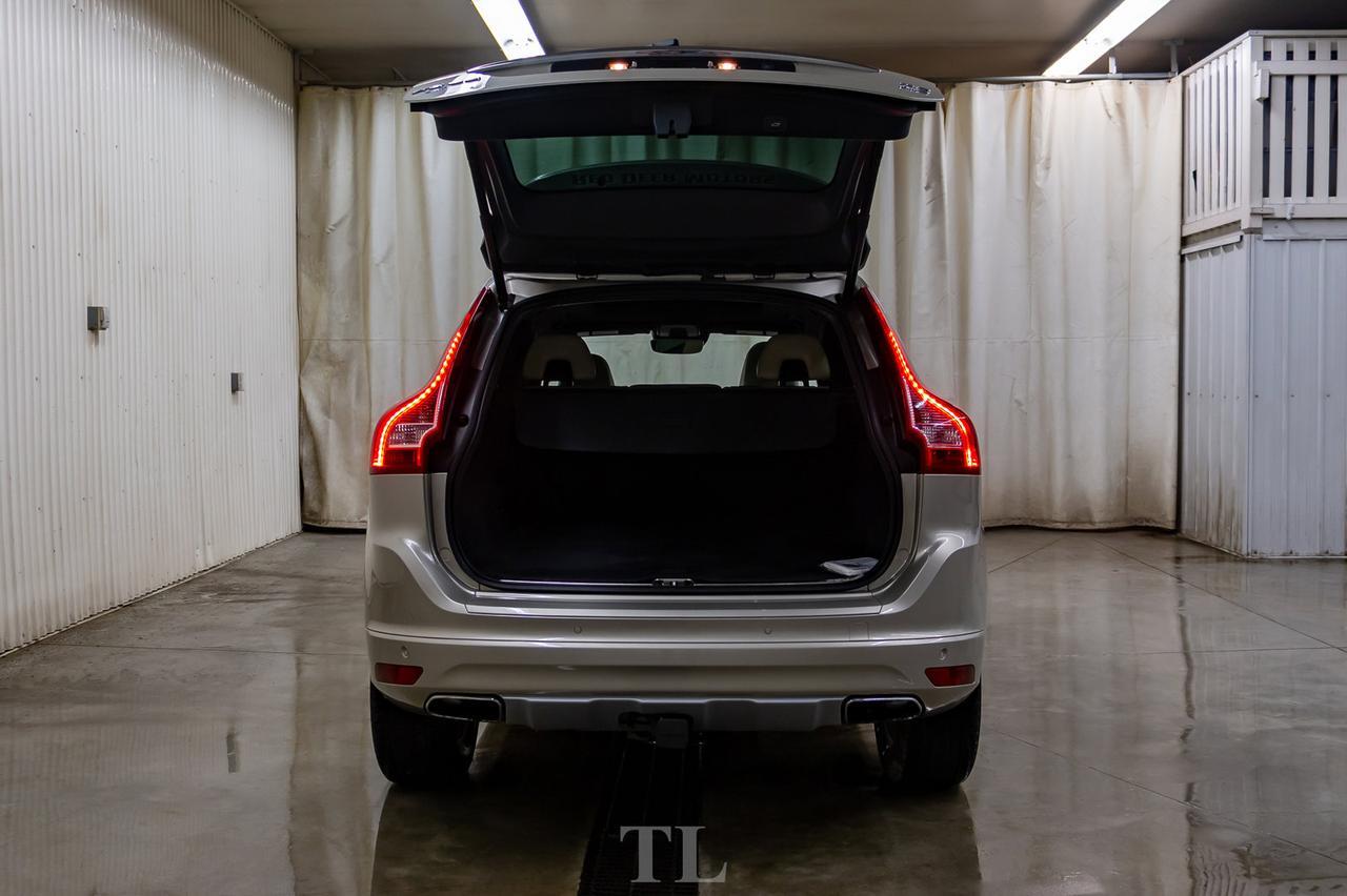 2017 Volvo XC60 AWD T6 Drive-E Premier Leather Roof Nav Red Deer AB