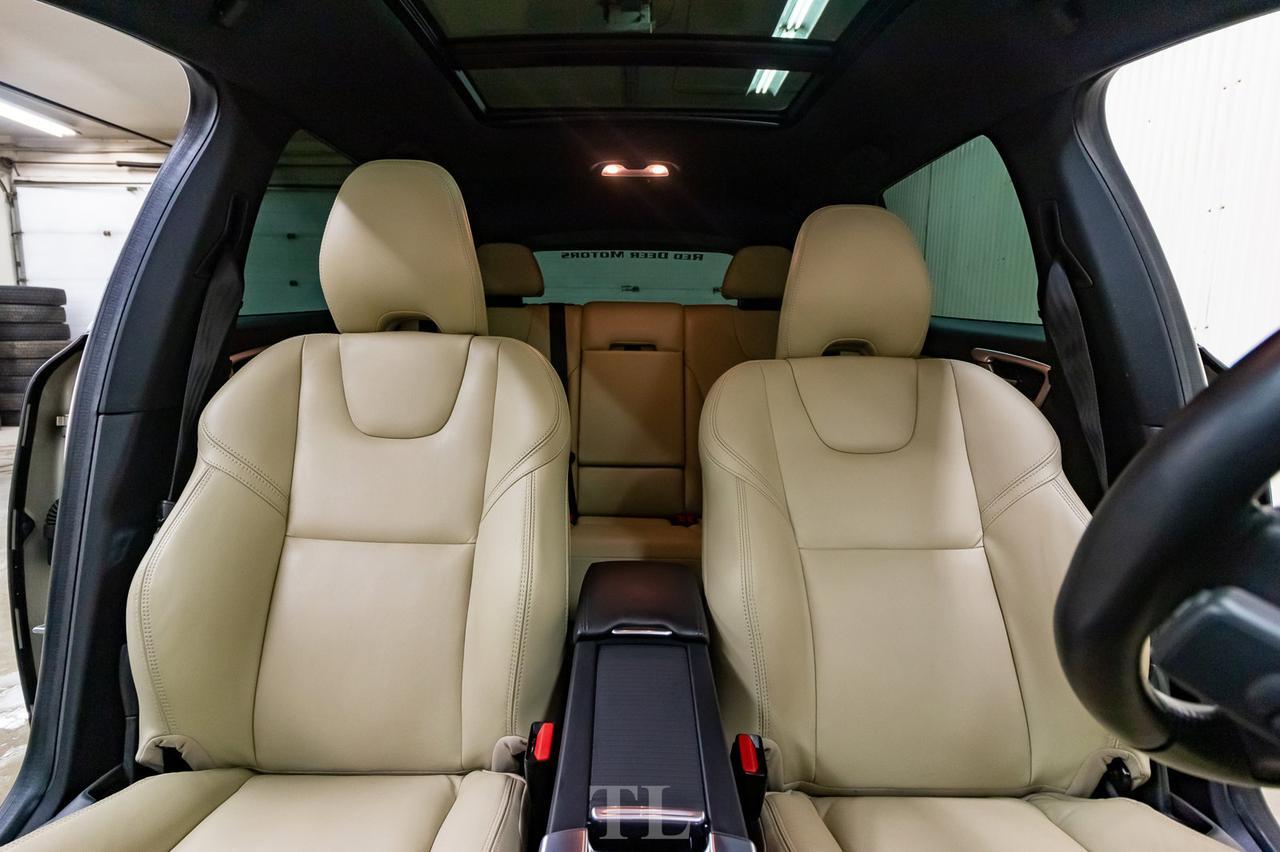 2017 Volvo XC60 AWD T6 Drive-E Premier Leather Roof Nav Red Deer AB