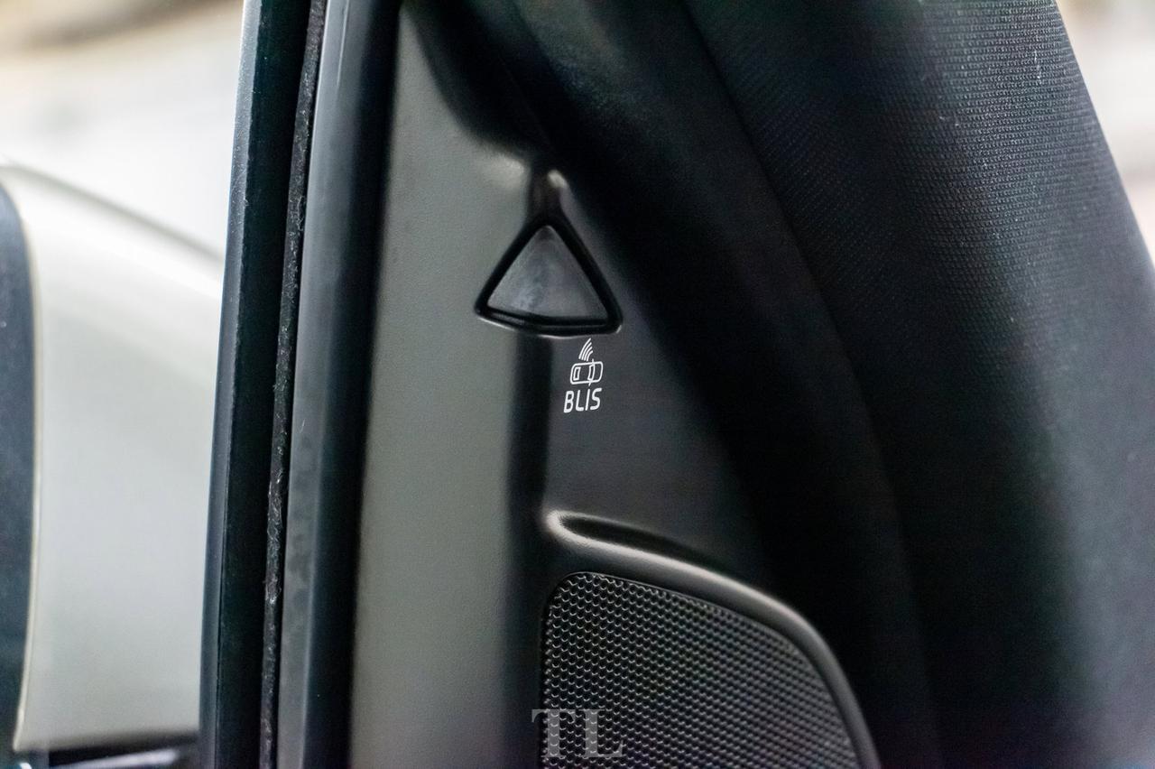 2017 Volvo XC60 AWD T6 Drive-E Premier Leather Roof Nav Red Deer AB