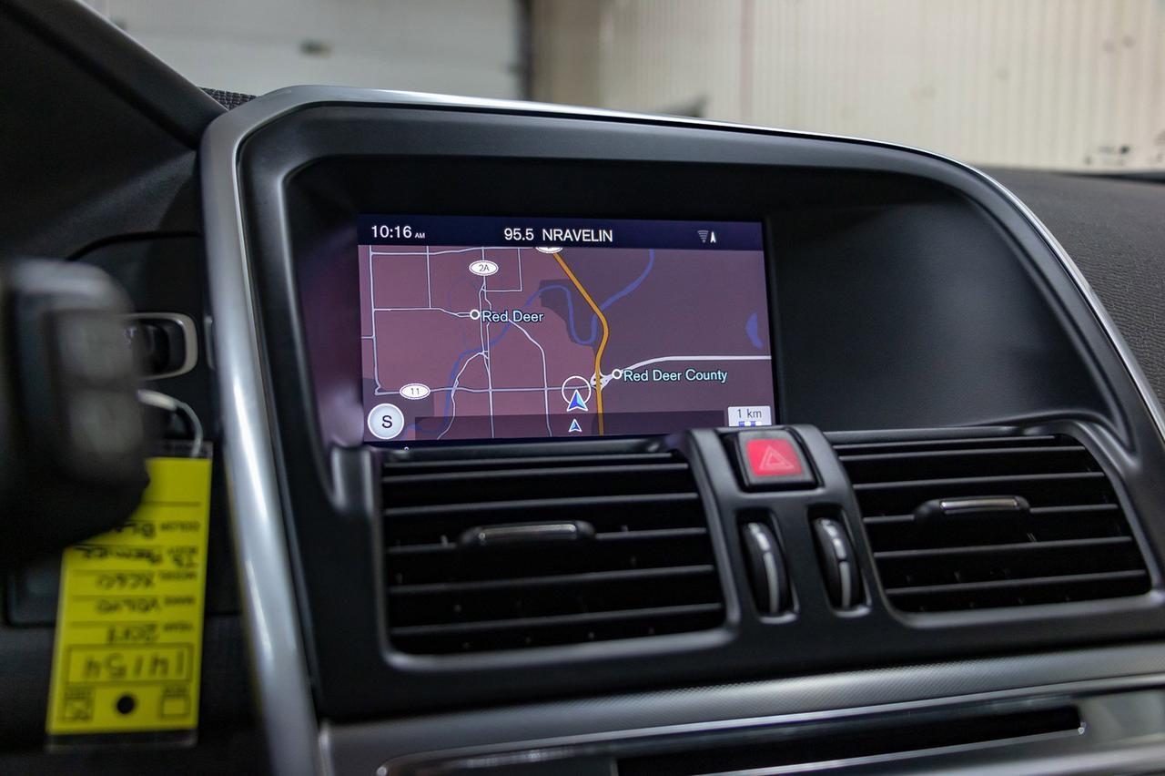 2017 Volvo XC60 AWD T6 Premier Leather Roof Nav Red Deer AB